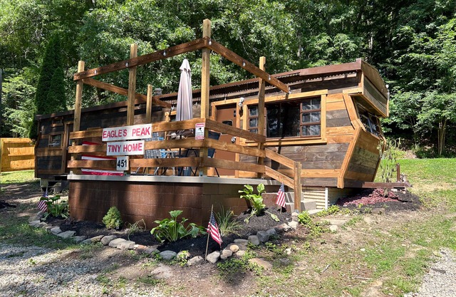 New! Eagle's Peak Tiny Home Near Allegheny River