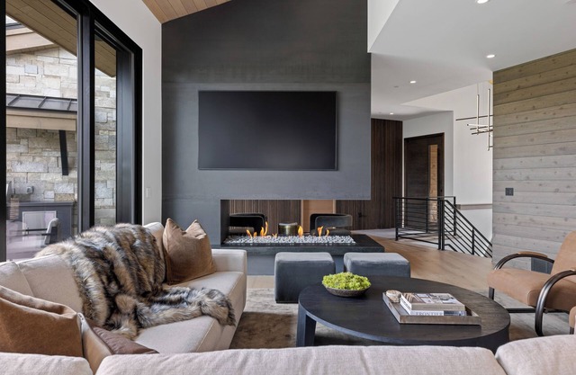 New Empire Pass 7BR Deer Valley Luxury Home - Theatre, Hot Tub, Fitness & Views