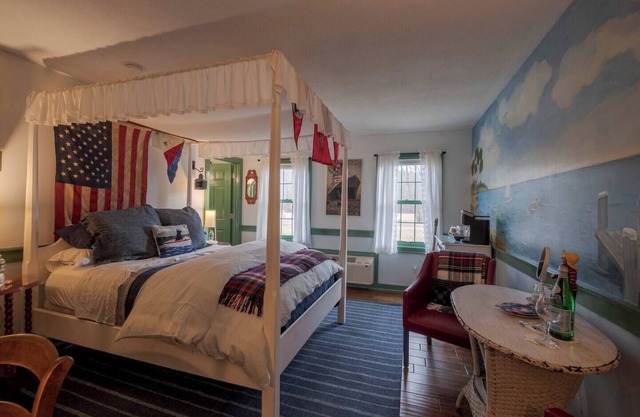 New England Hospitality at the Carriage House Mystic Vacation Rentals LLC