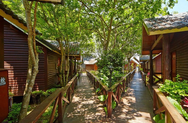 New Era Art Resort & Spa