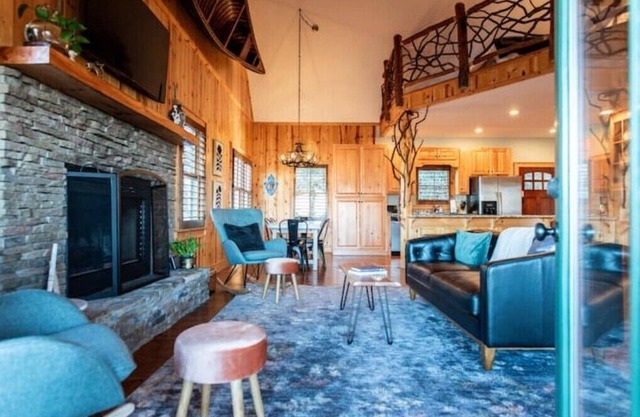 New!Fablewood Cabin, fab views all year. Only 8min to downtown Clayton, Arcade