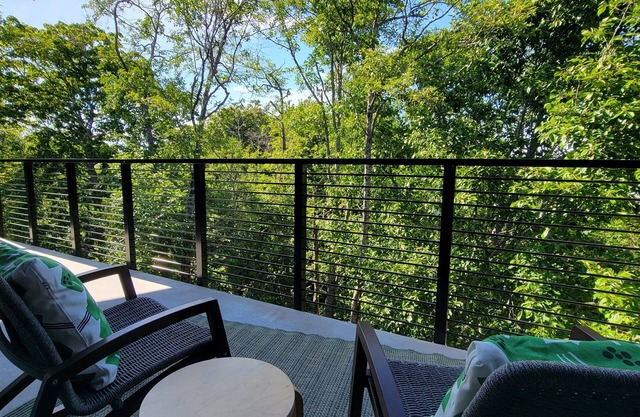 New!! Fairhaven Creekside Retreat. Steps to the Village, Trails & Beach!