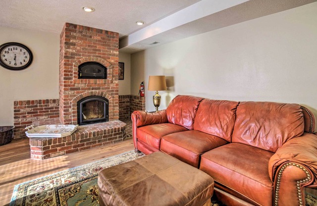 NEW! Family-Friendly Idaho Springs Apt Near Dtwn!