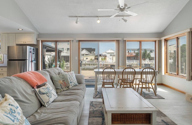 New Family Lagoon Rental w/Beach and Kids Gear, Outdoor Shower, Kayaks and Fun
