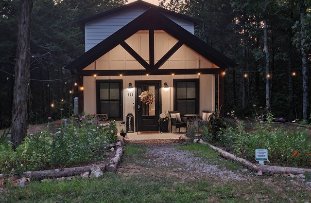 New Farm Cottage, near Branson, MO built in 2022