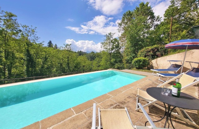 NEU! Bauernhaus & Scheune mit privatem Pool, Bergblick, 8 Schlafplätze, WIFI.