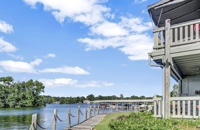 NEW! Farr Shores Lakefront Retreat. Boat ramp available