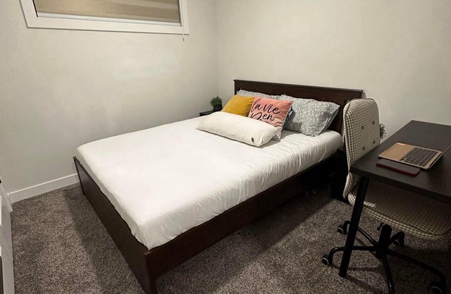 New, fresh, affordable, homey, 10 mins to the Edmonton Intl Airport.