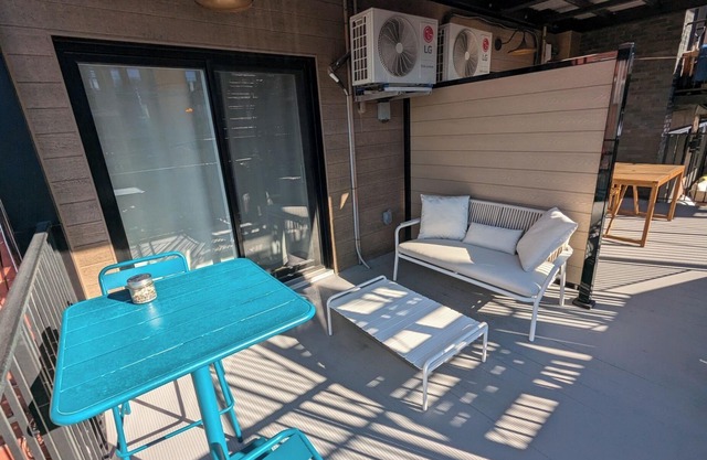 New fully furnished high-end apartment near Jean Talon market