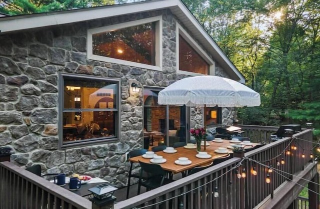 New! Game room/lake/Hot tub/Firepit/7bedroom/pets