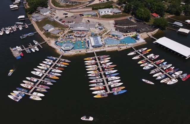 New! Lake View Glamping- Campton-Inn at Coconuts