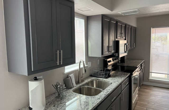 New Glampy Cove Apartment