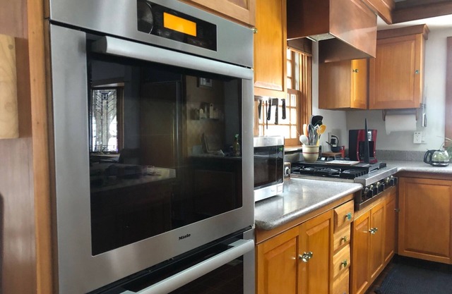NEW: Gorgeous, Unique, Craftsman Cottage in Heart of the Berkshires