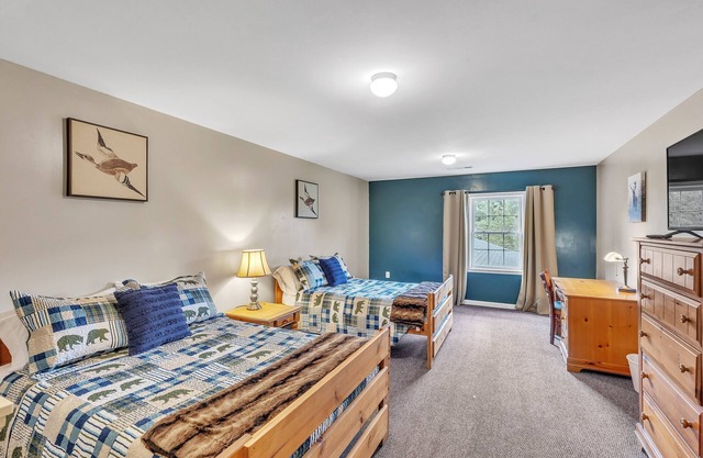 NEW! Green Goose Lodge - Studio Apt Sleeps 4