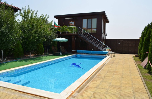 Neues Gästehaus mit Pool, 12 km vom Badeort Sonnenstrand entfernt