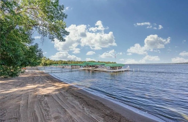 Gull Lake Retreat w/ Beach Access, Pontoon Rentals, Sports Court