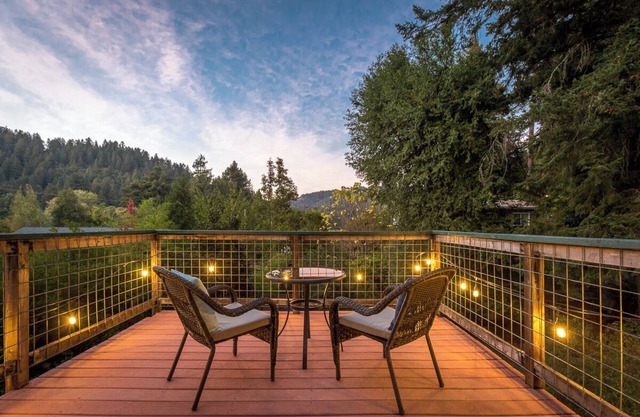 NEW Gurneville Backyard Oasis + Spa + Firepit + Dog Friendly + Wi-Fi