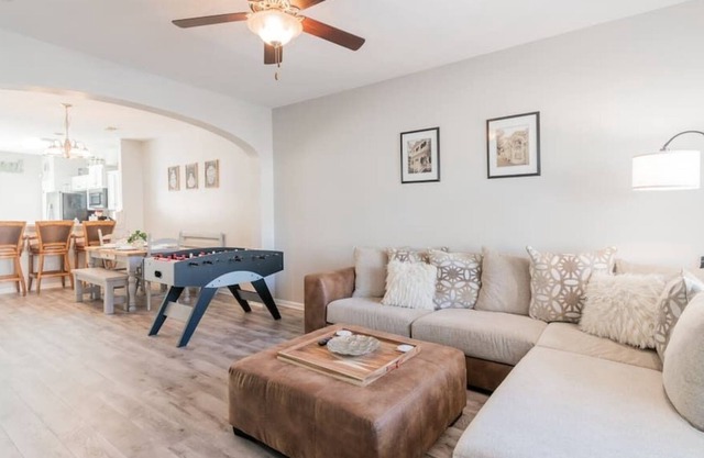 NEW! Happy Home - Near Shopping/Dining