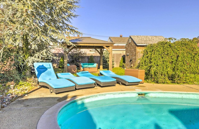 New Haven Gem w/ Private Pool, Walk to Beach!