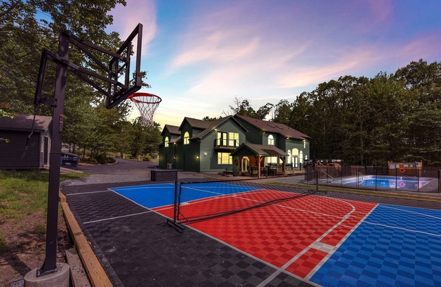 NEW, Heated Pool, Pickleball, Sauna, HotTub, Games