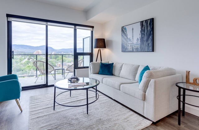 New High-rise Condo | DT Kelowna | Beautiful Views
