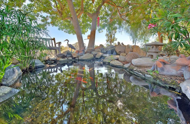 New Hilltop Private Estate W/ Views, Pool, Hot Tub, Mini Golf & More!