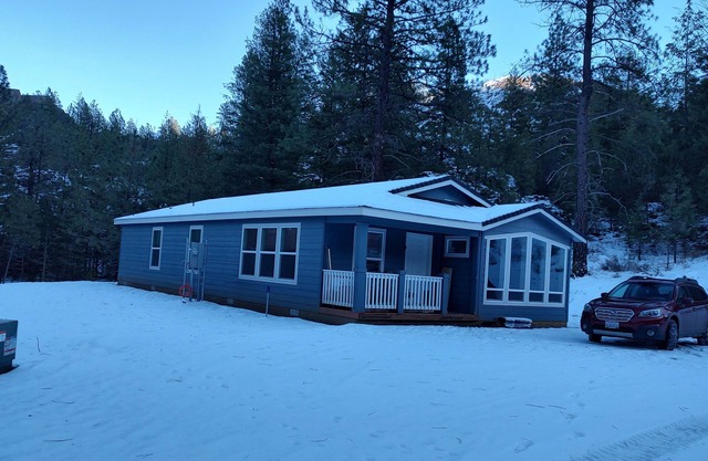 New home on acreage, motorhome hookup, 4 miles from free boat ramp...