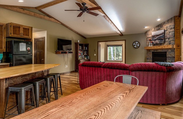 ** New home w/ wood fireplace, tucked in peaceful woods centrally located !!