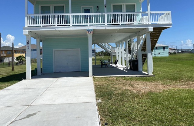 New home with a beautifulBay View!