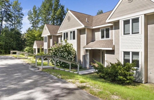 New host! Exceptional Sunday River Ski In Ski Out Condo