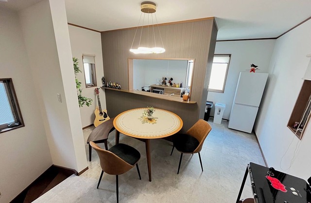 New house 8 min. walk from Koiwa station. Direct access to Narita/Haneda Airport/Shinjuku, close to Asakusa/Akihabara/Disney.