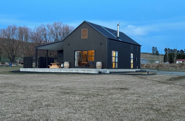 New house with stunning mountain views and outdoor bath