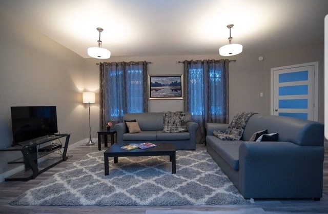 New!! Huge Luxury CHALET Laurentians QC
