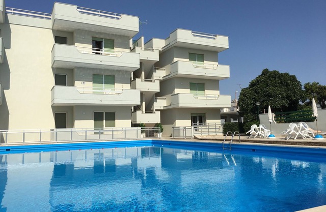 Neu in Torre dell'Orso mit Pool zwei Bäder in Strandnähe