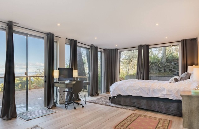 **NEW** Incomparable 4BR Glass Mountain Oasis