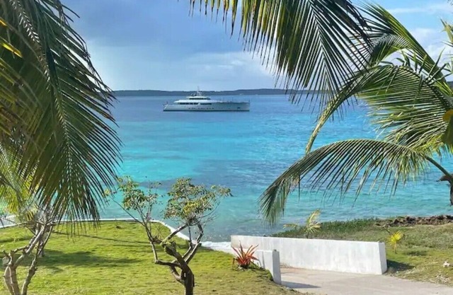 New! Islander Turtle Tale- Stunning waterfront tiny-cottage