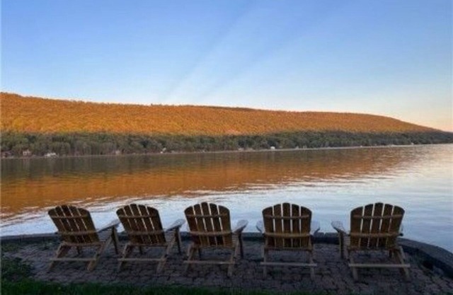 New! Keuka Farmhouse with lake access!