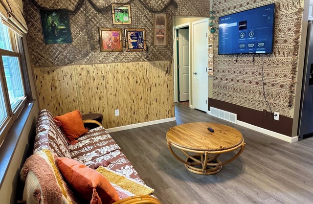 NEW! Kiki's Tiki! Fun Themed Home in Vermilion