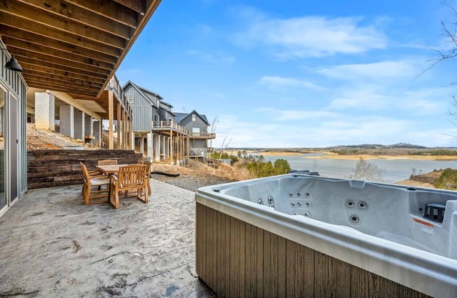 NEW Lake Cabin Sleeps 14 Indoor Pool Hot Tub