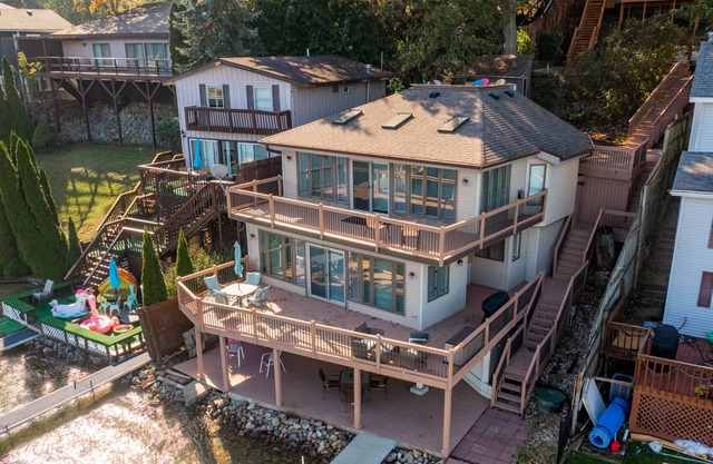 Waterfront 3 Bedroom 2.5 Bath Home With Boatdock