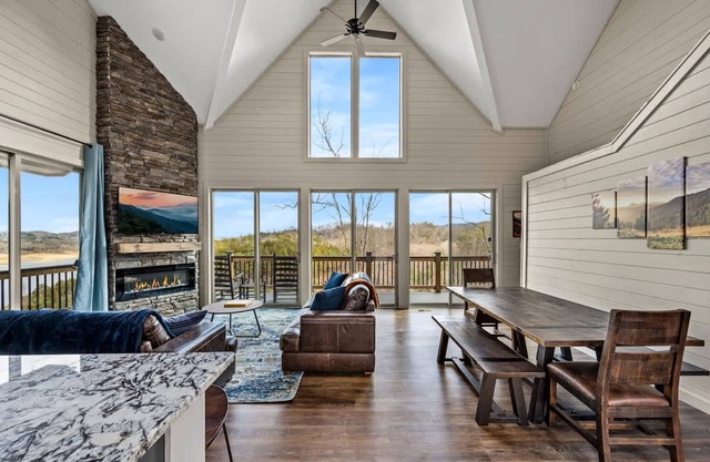NEW Lake View Indoor Pool Sleeps 14 Hot Tub