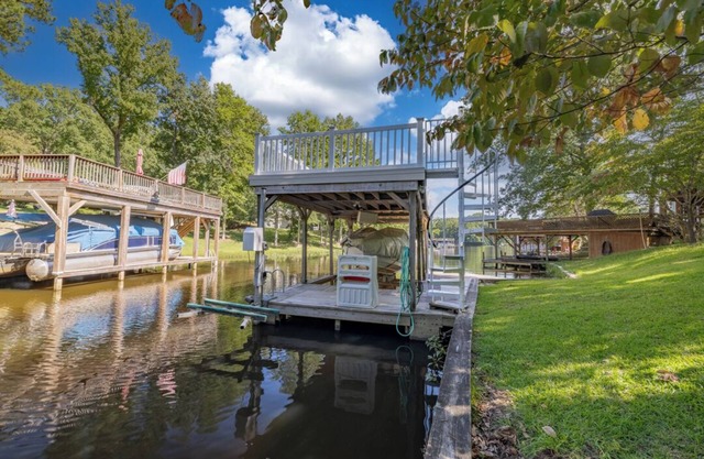 New! Lakefront, Great Location, Pet Friendly
