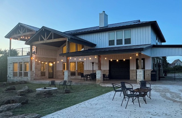 New Lakehouse Retreat - Lake Buchanan 4500sf 6 Bedrooms 2 Patios and Firepit