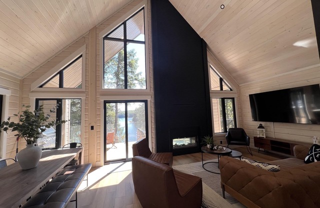 New Lakeside Chalet with Sauna