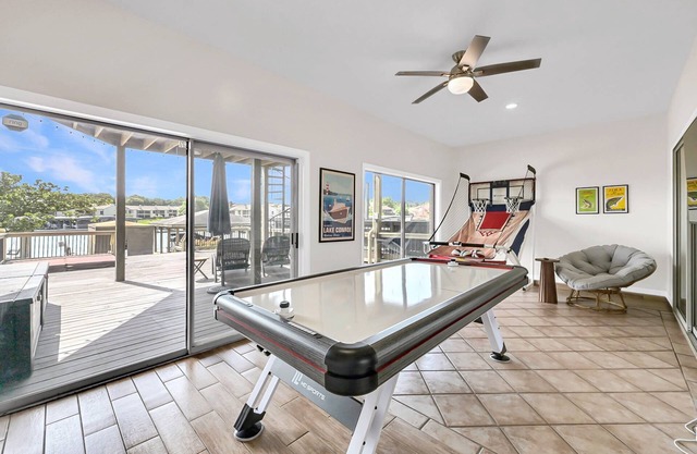 NEW! Lakeview 4BR Townhome | Spacious, Private Hot Tub, Game Room, Family-Friendly
