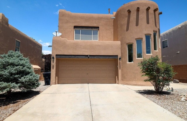 New listed home near Balloon Fiesta Park!! Sleeps 10!