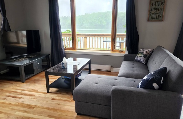 New Listing - 4 season Lakefront Home on Graham Lake Mallorytown