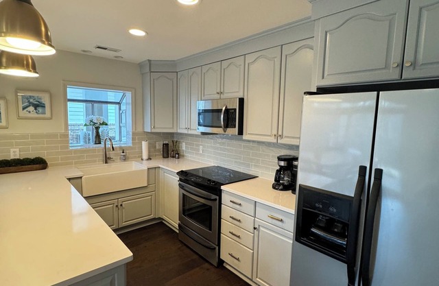 New Listing!! #9 Golf-Front 2Bedroom Condo!!
