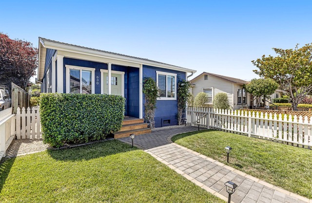 New listing! Adorable home in Monterey w/ backyard, firepit, & grill!
