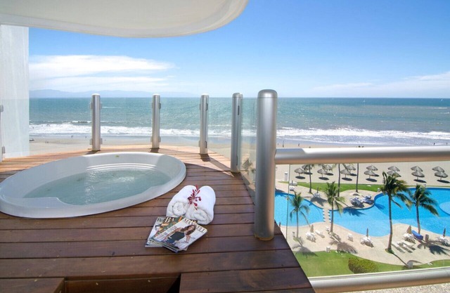 New Listing Beachfront luxury condo with access to Vidanta